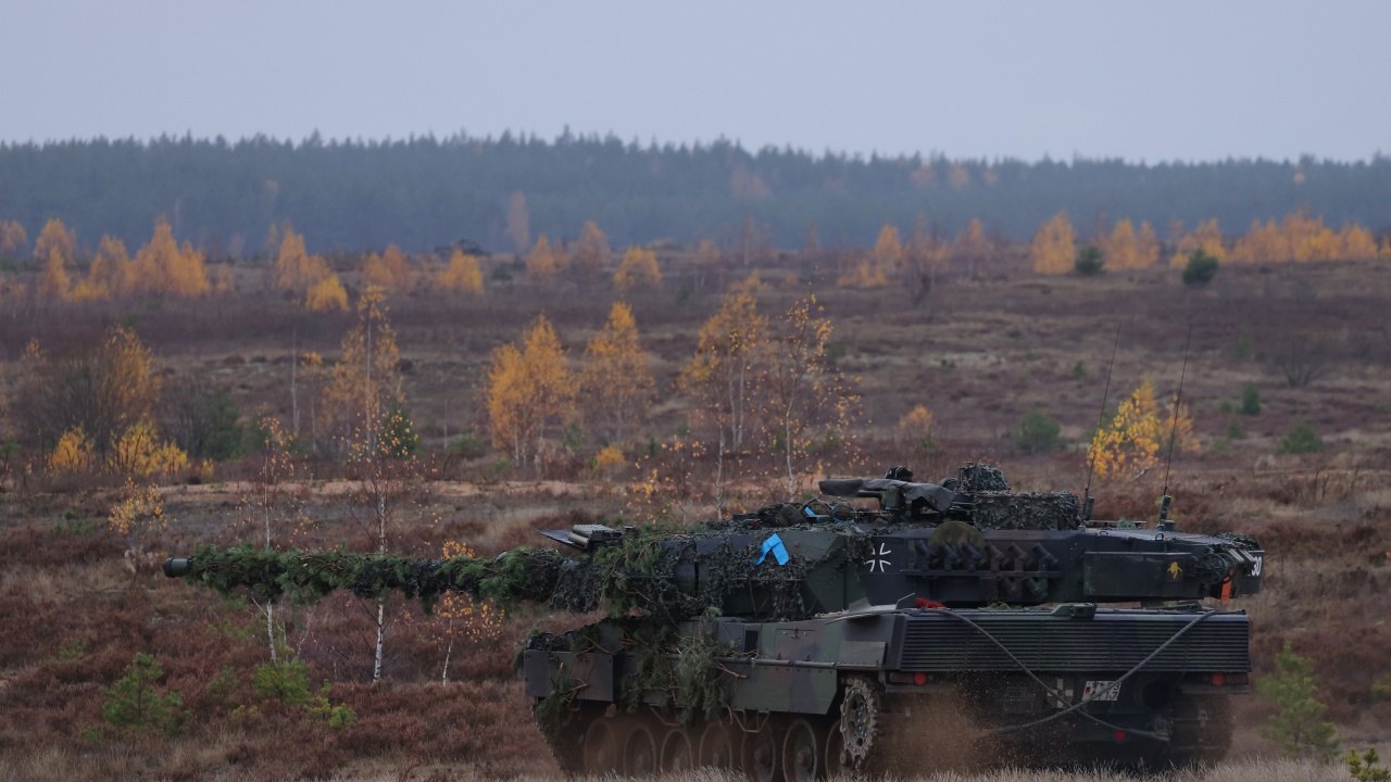Чехия получи от Германия първите танкове "Леопард 2"