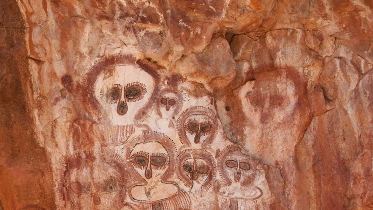 Австралийските власти съобщават, че вандали са унищожили скално изкуство, за