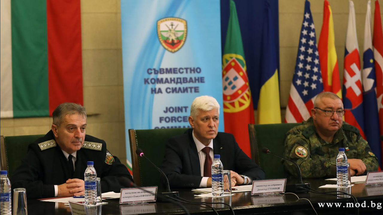 Министър Стоянов: Високо ценим ролята на всеки един български военен в страната и зад граница