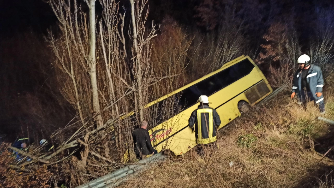 Двамата мъже спасявали пътниците от катастрофиралия автобус край Свиленград получиха