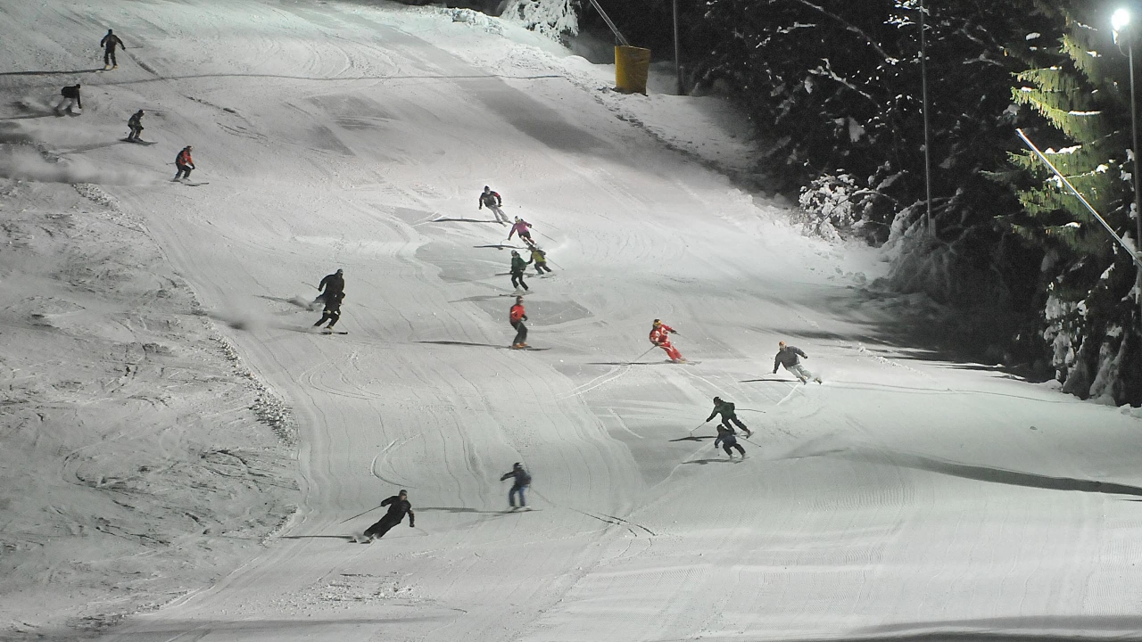 Частично откриване на ски сезона се състоя в курортен комплекс