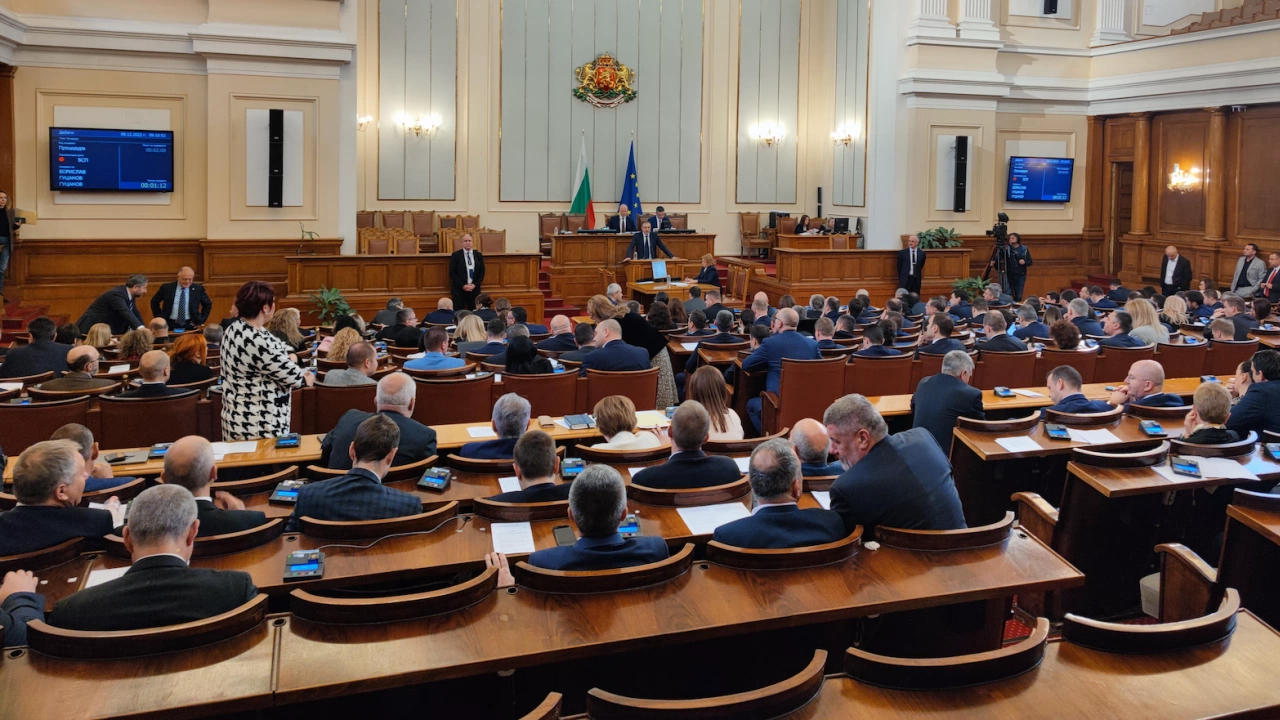 Парламентът прие окончателно на второ четене Законопроекта за продължаване действието