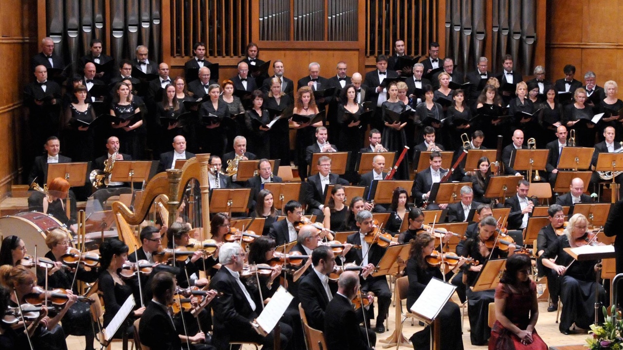 Юлиан Рахлин дирижира първия концерт на Софийската филхармония за 2022 година