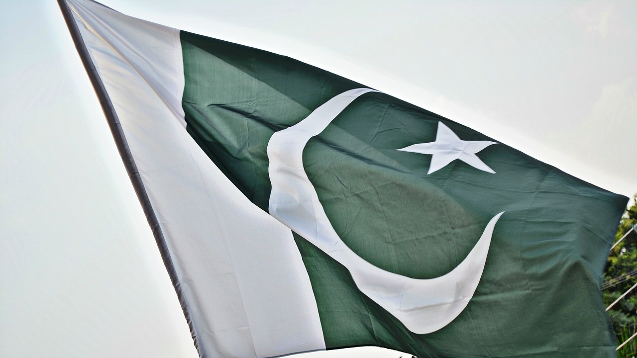 Пакистанските сили за сигурност издирват отговорните за убийството на шестима войници