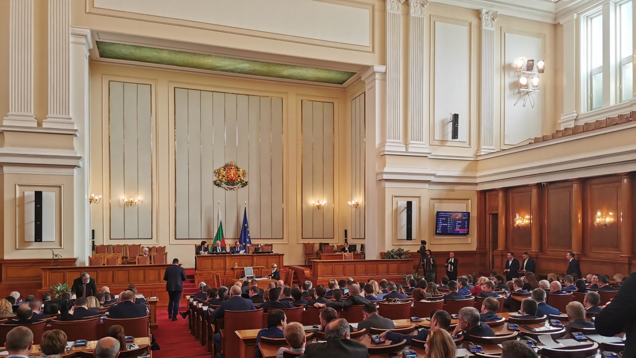 ПП: Заради служебния кабинет България внася ток