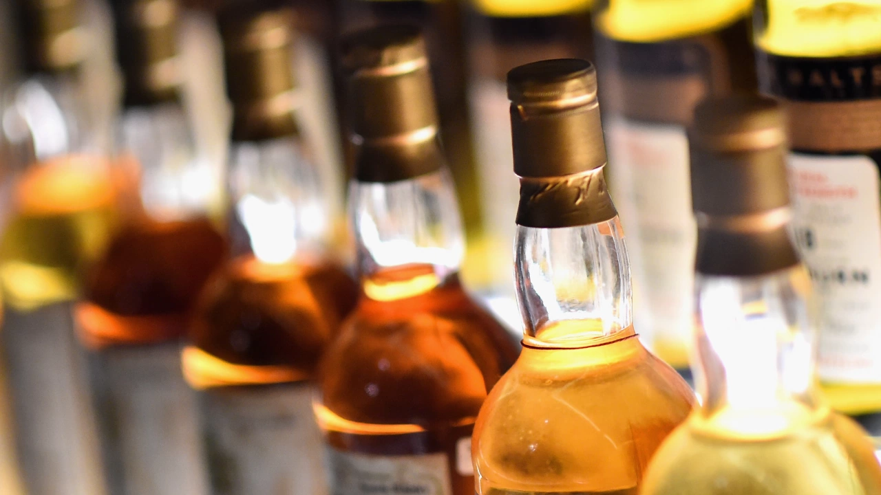Великобритания замразява данъците върху алкохола поне до август 2023 г