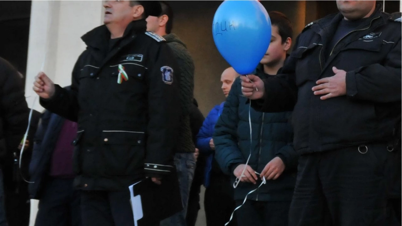 Служители на следствения арест в Разград излязоха на протест съобщи