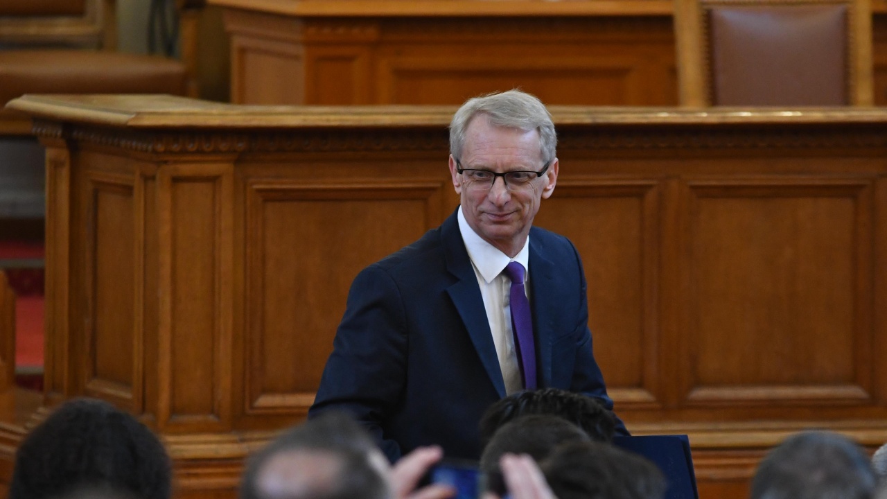 Акад. Николай Денков: Да избере редовно правителство е най-важното, което може да свърши парламентът