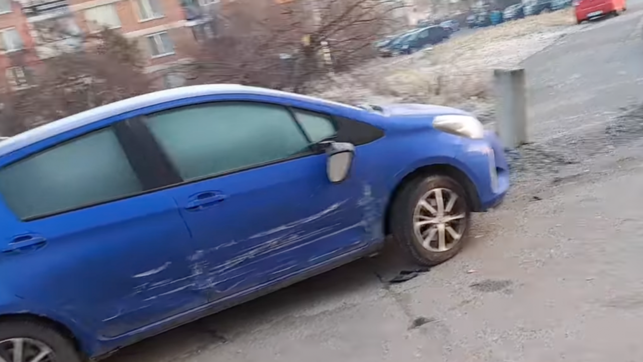 Млад шофьор удари два автомобила и премести други пет в София. Потърпевша разказва