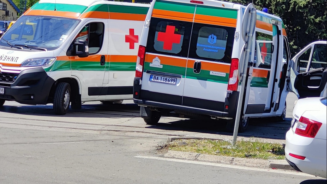 Двама от пострадалите при катастрофата снощи на пътя Русе-Бяла остават