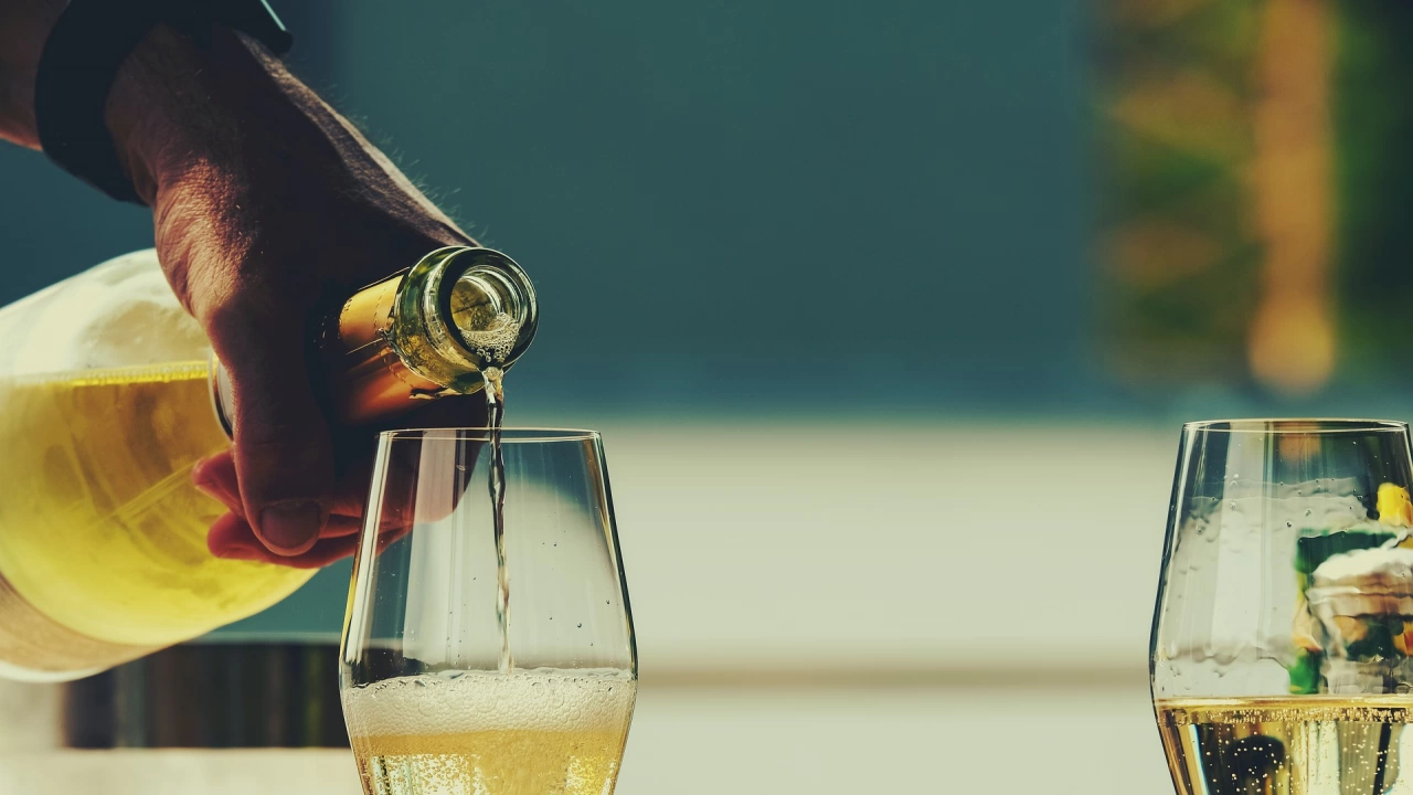 Дубай обяви че премахва 30 процентния данък върху продажбата на алкохол