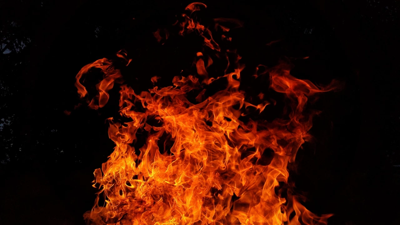 Пожар горя в заведение за бързо хранене в Бургас това съобщиха от