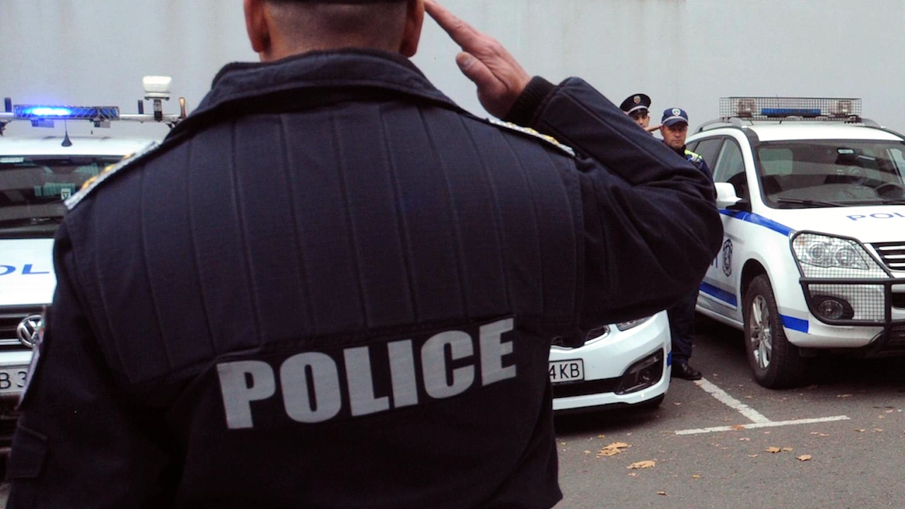 Задържаният полицай който е превозвал мигранти е от специализираните полицейски