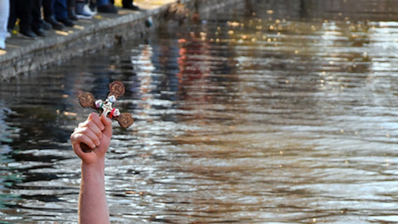 Осемгодишният Андрей бе сред 23 мата смелчаци скочили във водите на