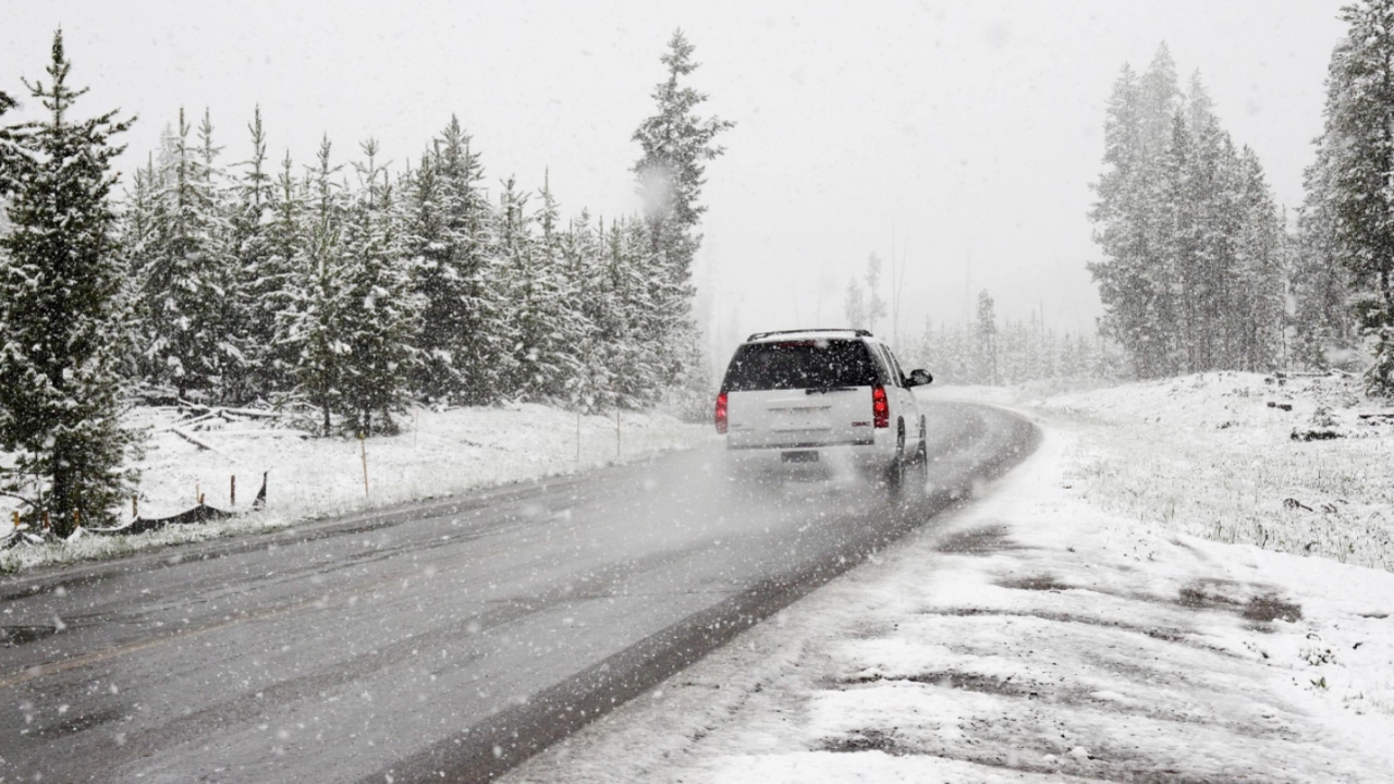 АПИ с предупреждение: Тръгвайте на път с автомобили подготвени за зимни условия
