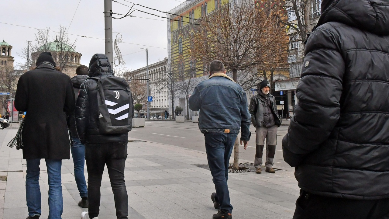 Протестиращи чакат освободения обвиняем за убийство след заря в София