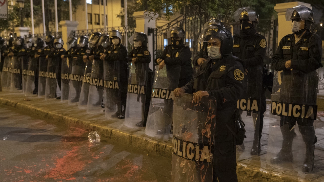 При сблъсъци между перуанските сили за сигурност и демонстранти настояващи