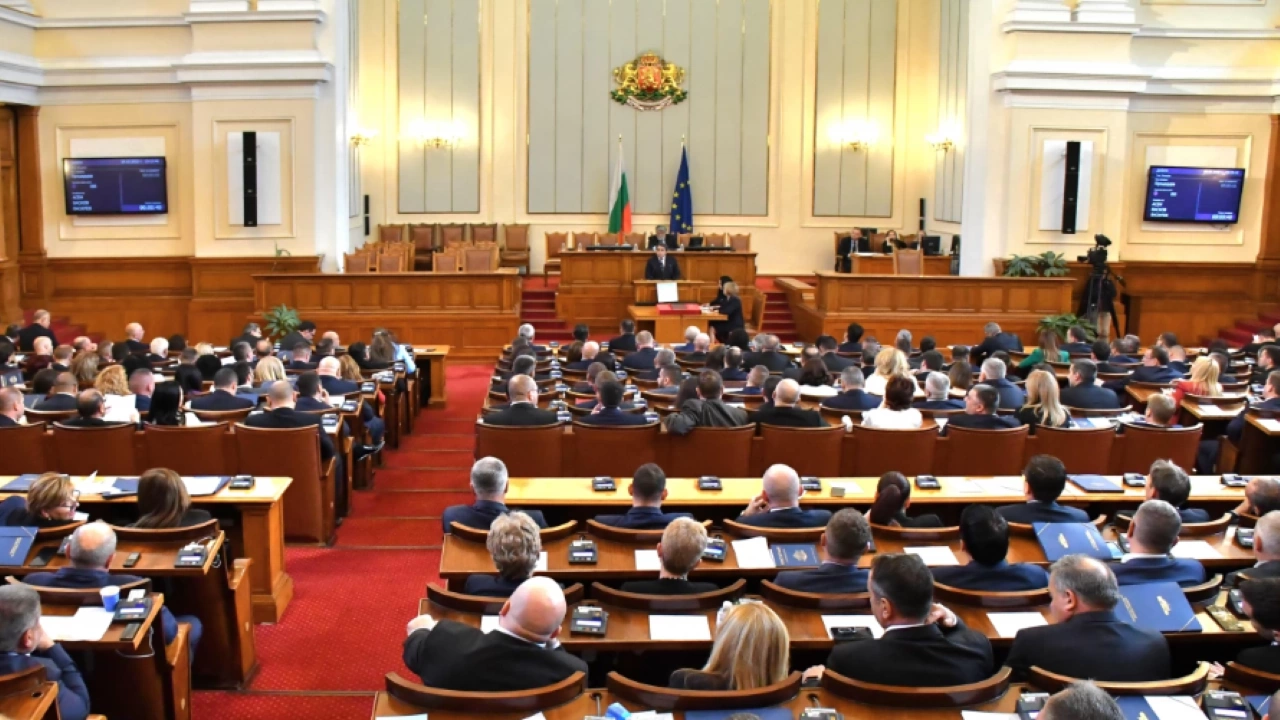 Депутатите изслушват на закрито заседание вътрешния министър Иван ДемерджиевИван Демерджиев е адвокат
