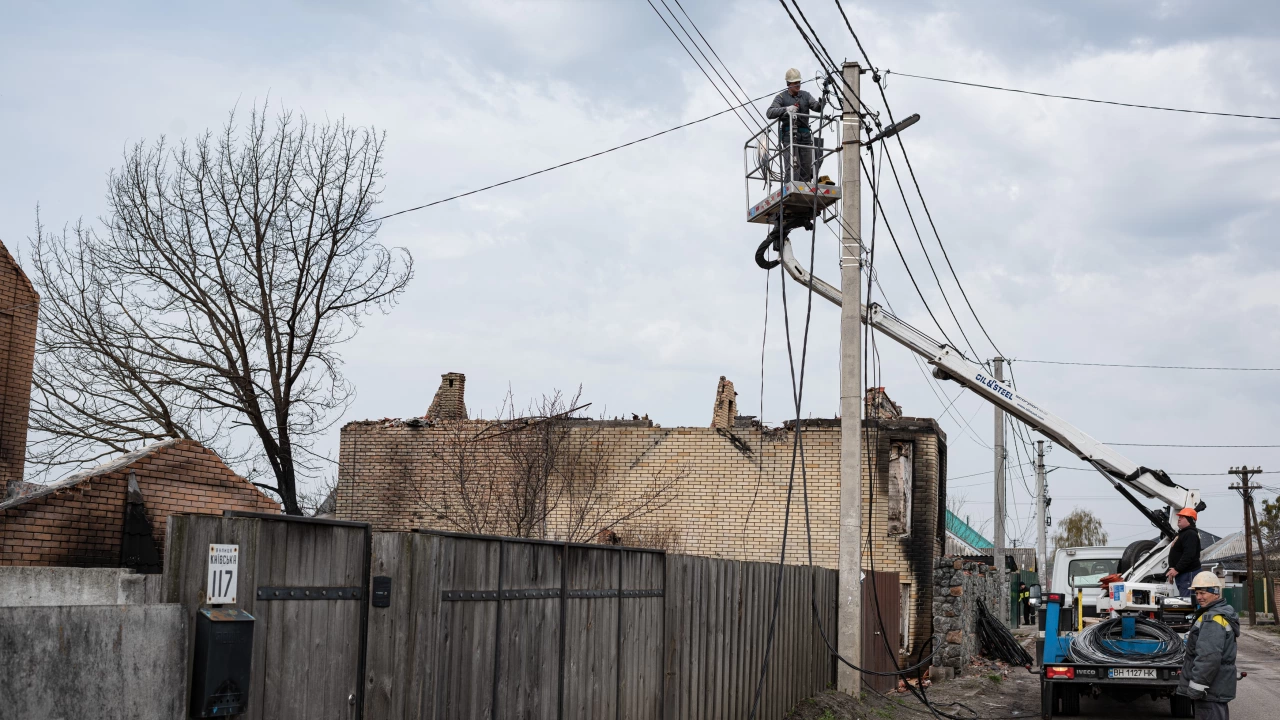 Украйна обяви днес аварийно спиране на електроснабдяването в южните и