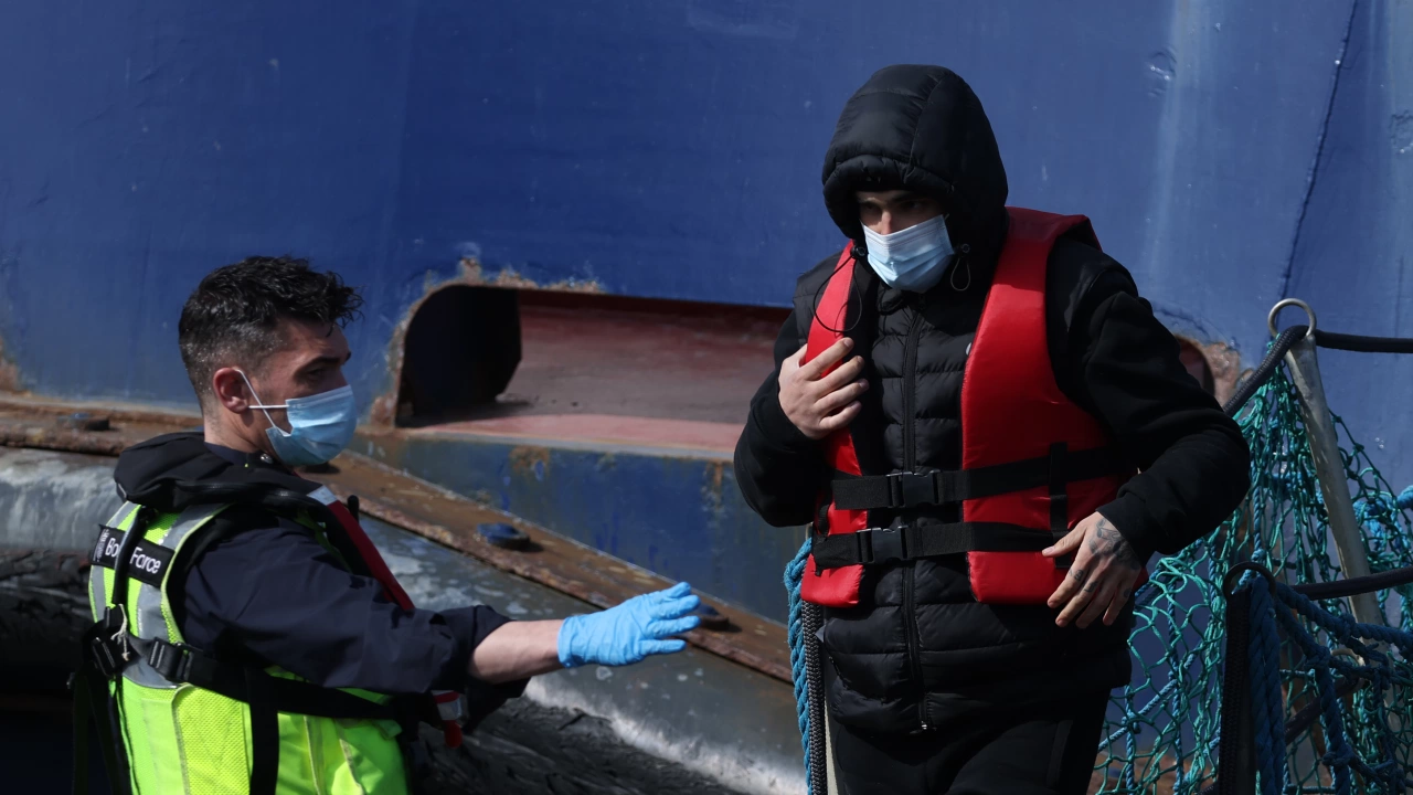 Турската брегова охрана спаси днес 59 нелегални мигранти които според