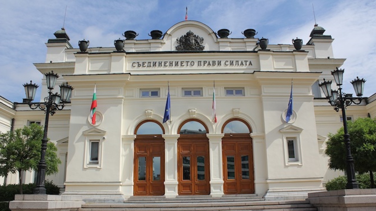 Промените в Закона за трудовата миграция скараха депутатите в социалната комисия