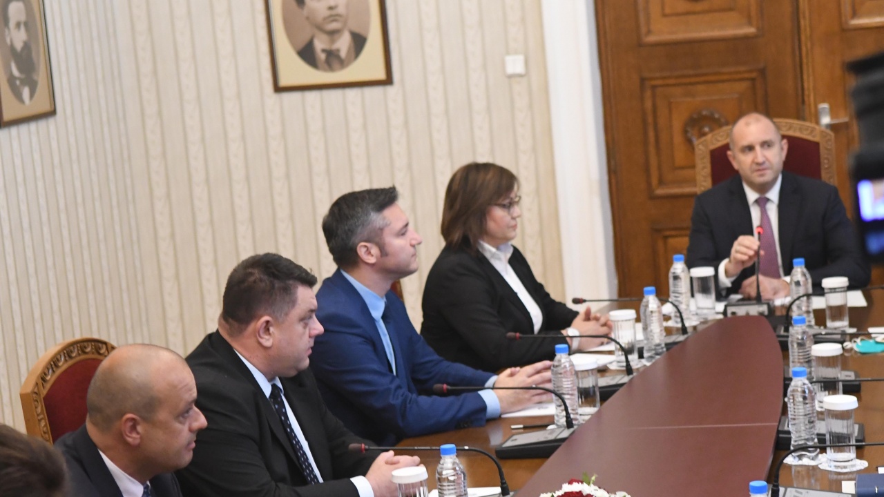 Политолог: Нереализиран мандат ще е по-малка щета за БСП от договорки за кабинет на всяка цена