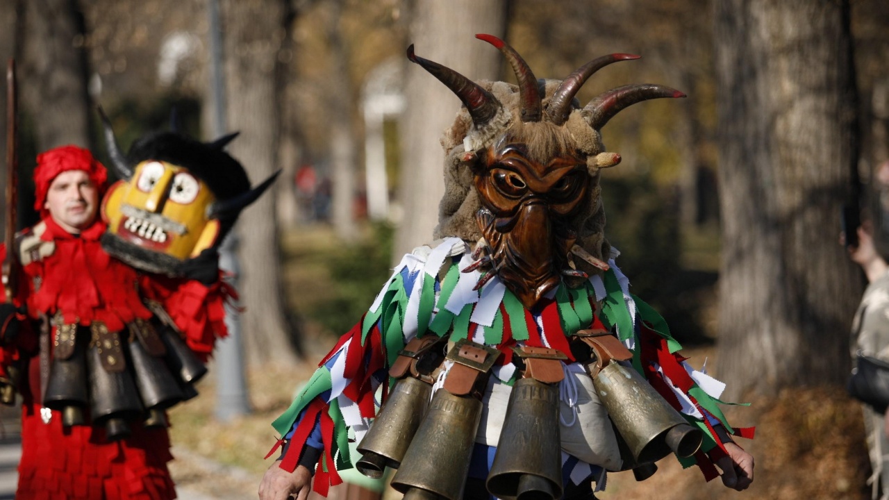 За първи път в историята на фестивала "Сурва" в Перник ще има тридневни маскарадни дефилета 