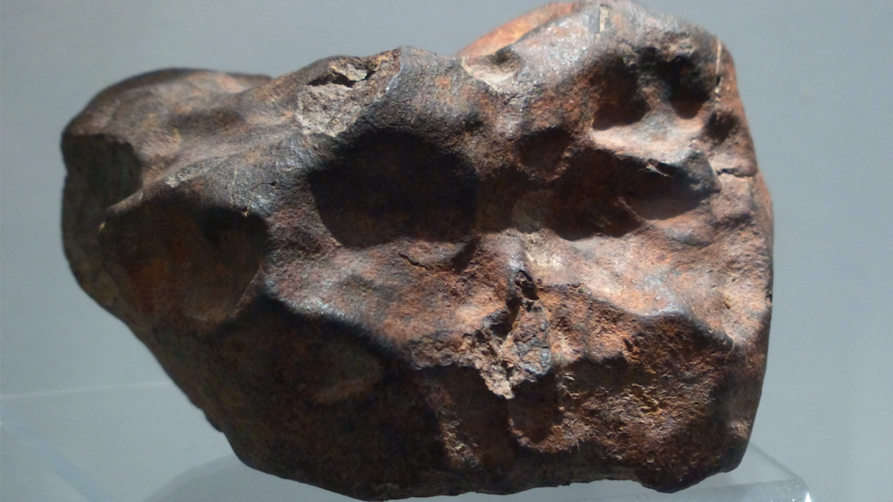Белгийска експедиция откри рядък метеорит с тегло 7,6 килограма в