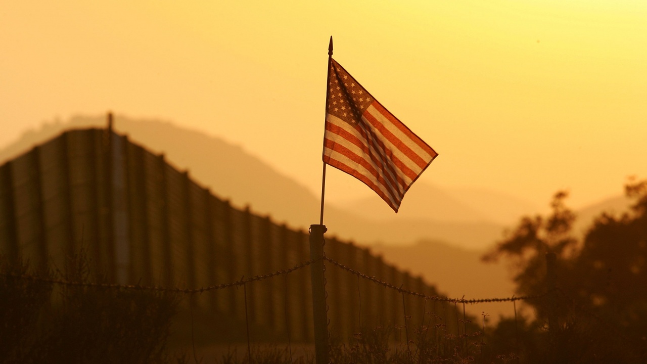 САЩ с рекорден брой нелегални мигранти за управлението на Байдън