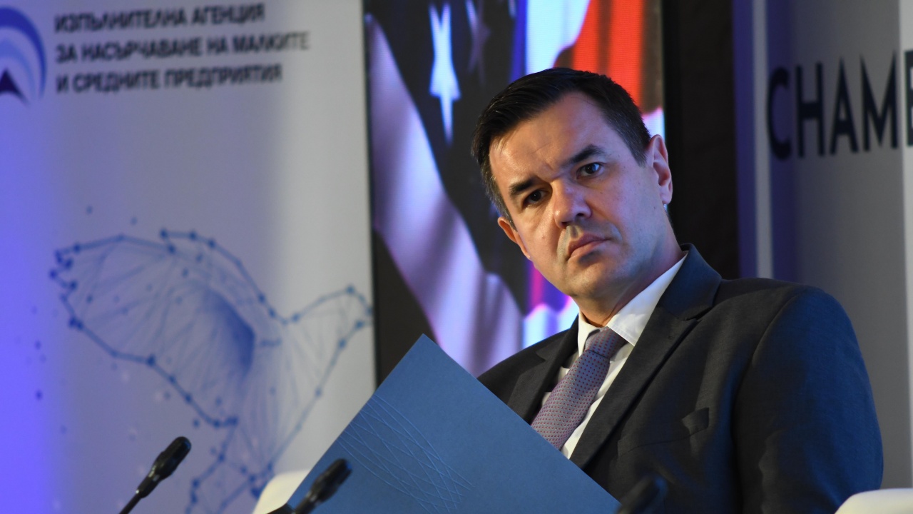 Министърът на икономиката обяви дали е получил покана за следващия служебен кабинет