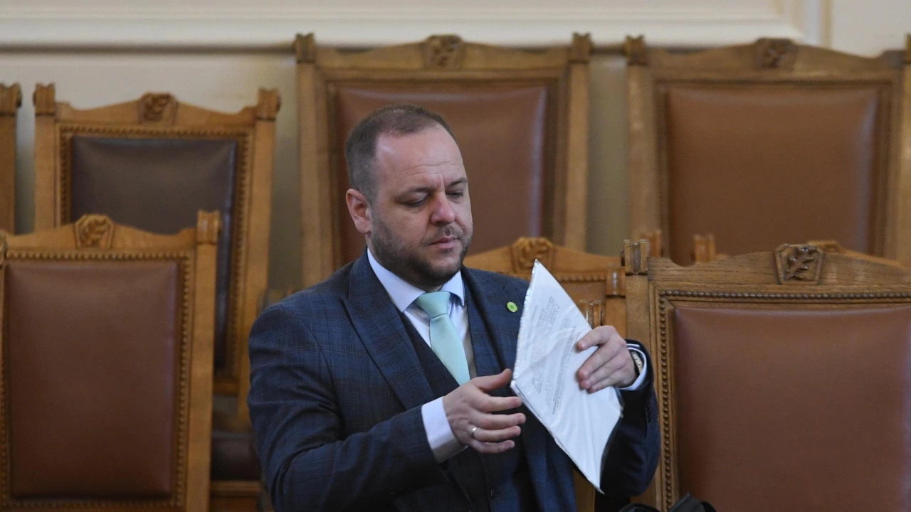 Огромно многопартийно мнозинство в парламента реши България да започне предоговаряне