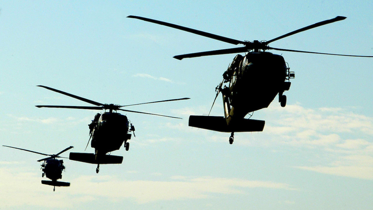 Австралия съобщи днес че се отказва от своя военен хеликоптерен