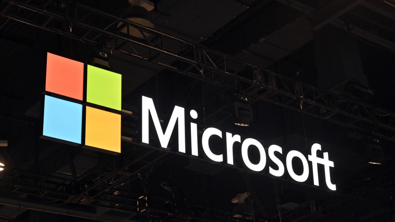 Технологичният гигант Microsoft Corp. планира да съкрати хиляди работни места