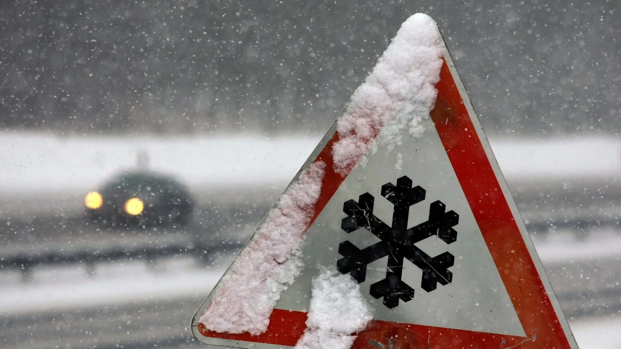 Зимните бури в Испания продължават За пореден ден властите предупреждават