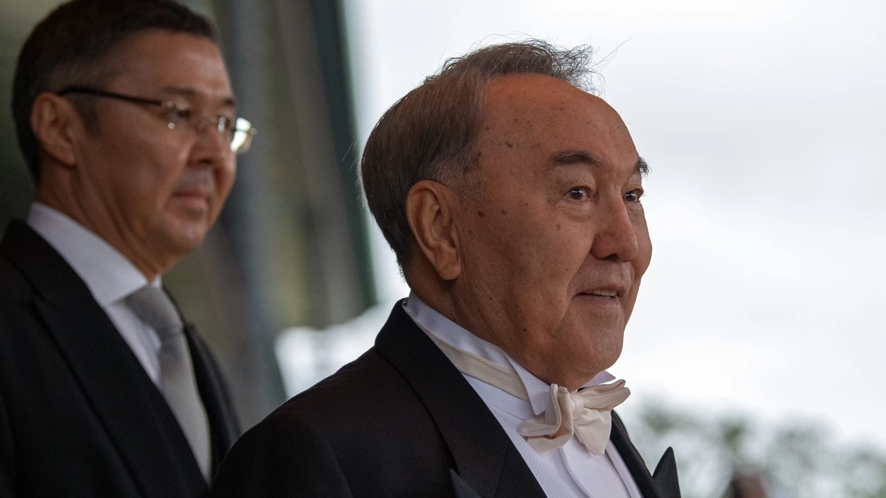 Доскоршният несменим лидер на Казахстан Нурсултан Назарбаев е бил приет
