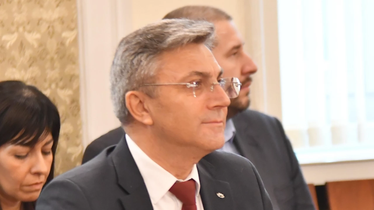 Председателят на Мустафа КарадайъМустафа Карадайъ – български политик от ДПС
Мустафа