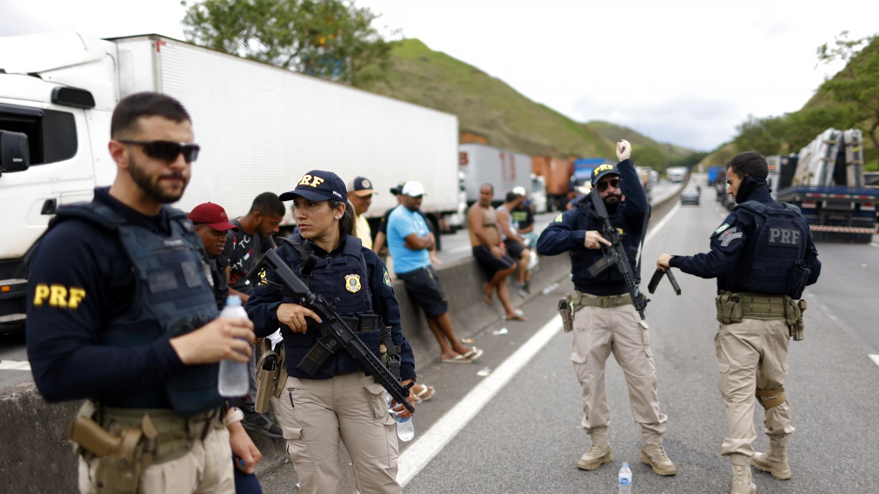 Бразилската полиция каза че е извършила днес акции срещу хора