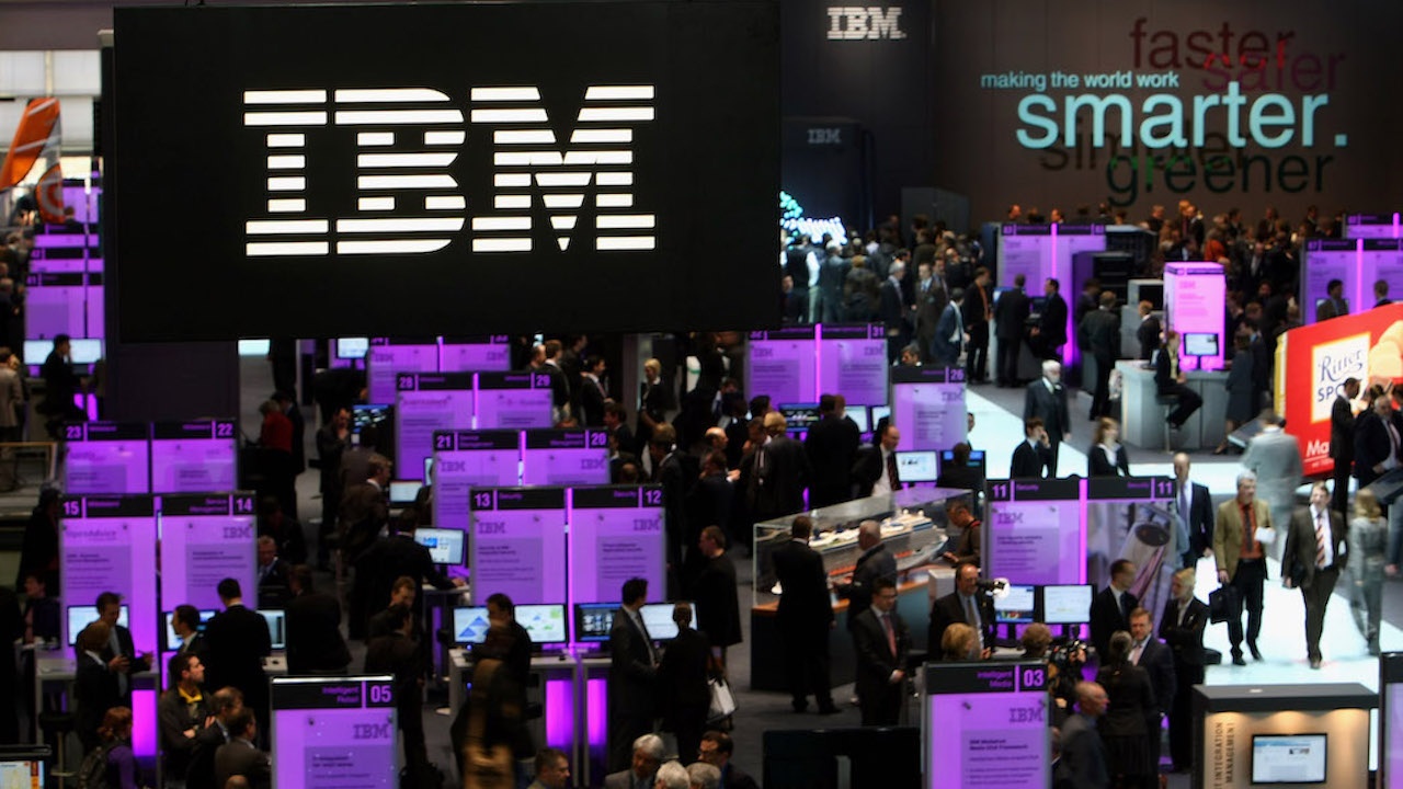 Американската технологична компания Ай Би Ем (IBM) планира да съкрати