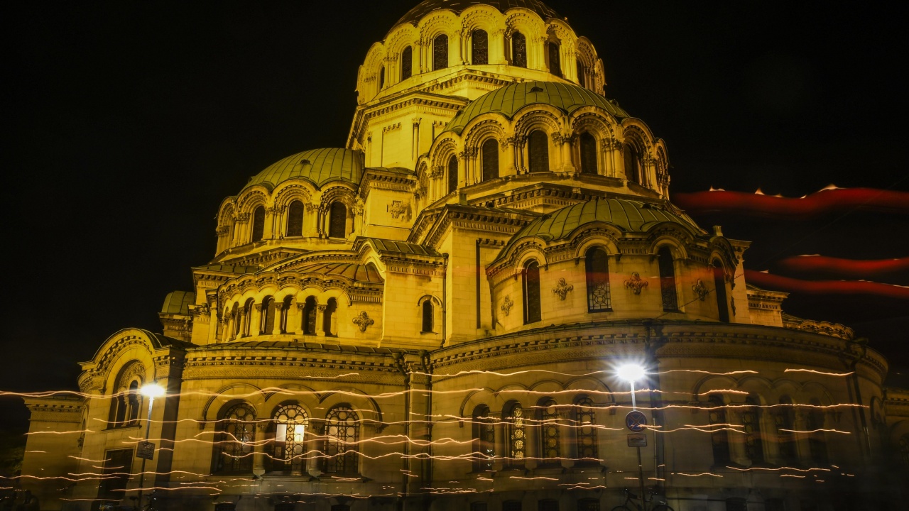 Светият Синод иска от КЕВР токът за църкви и манастири да не е промишлен