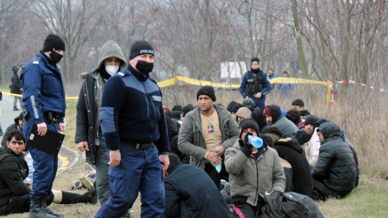 Заловиха група от мигранти в Бургаско