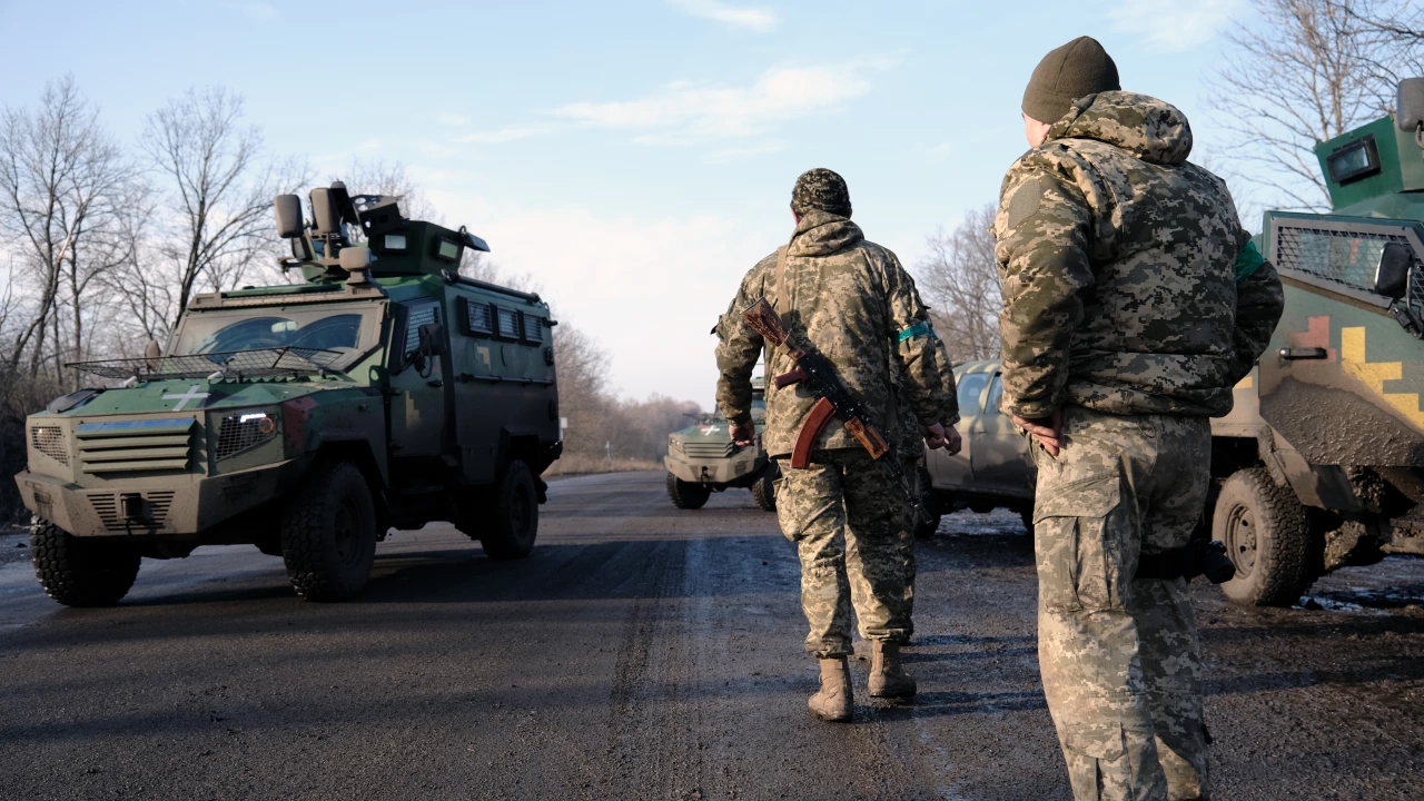 Украйна е разположила 17 200 войници в близост до границата
