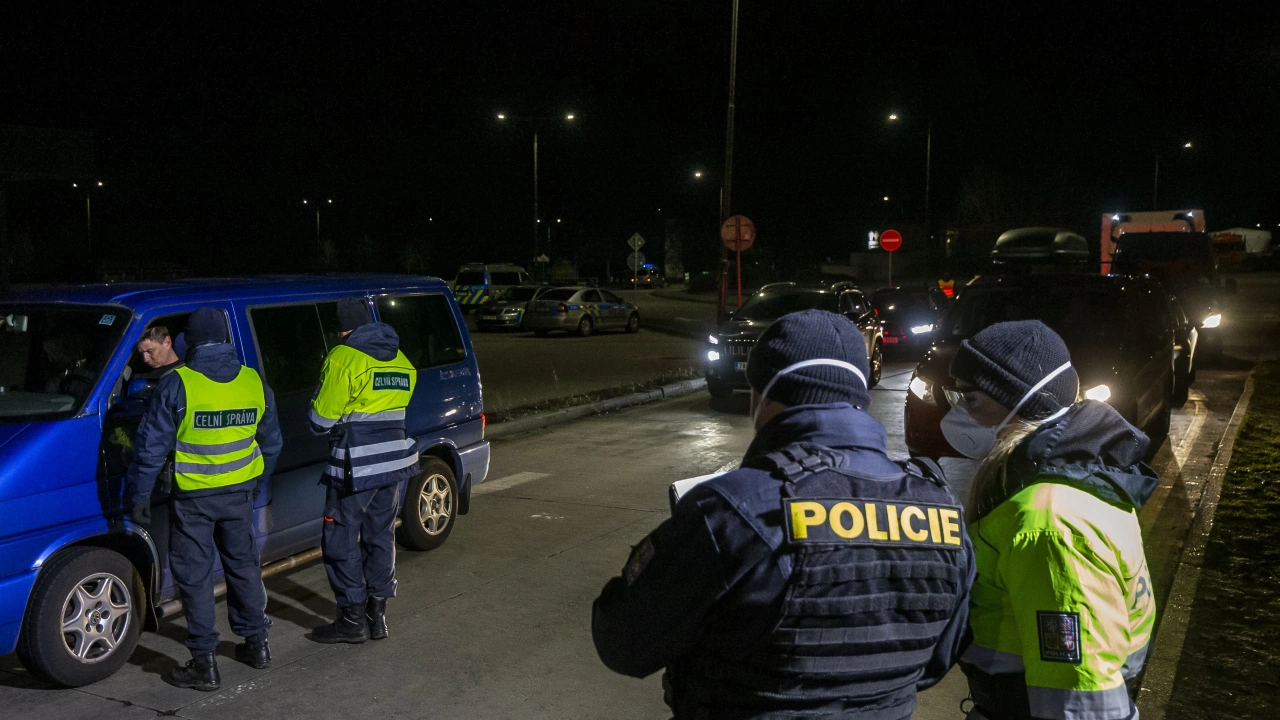 Чешката полиция е задържала през миналата година 29 253 нелегални