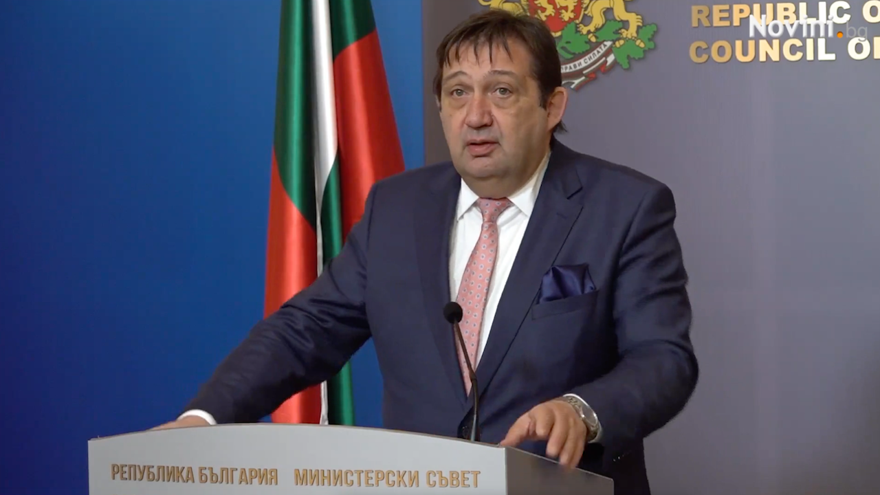 Министър Шишков разясни участъци от кои магистрали ще бъдат пуснати за движение
