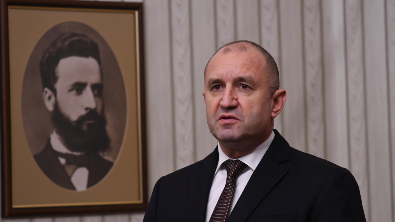 Радев обявява имената на служебните министри