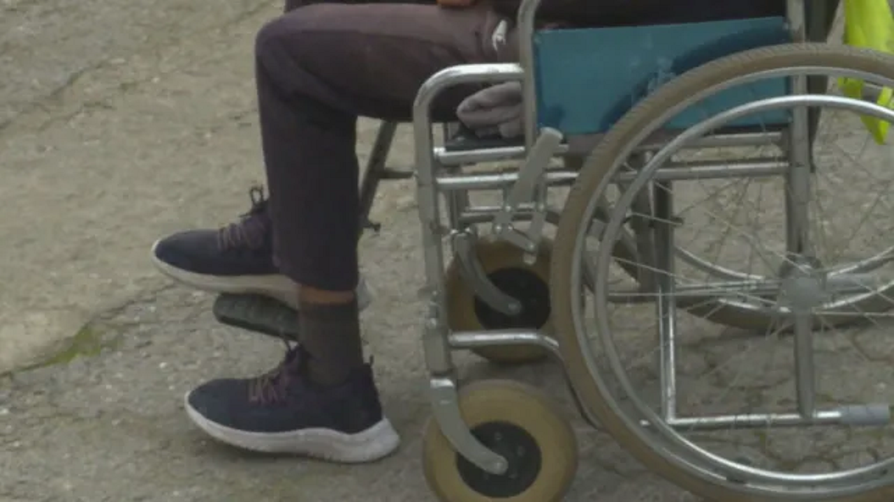 Рецидивист отмъкна пенсията на мъж в инвалидна количка в Пловдив