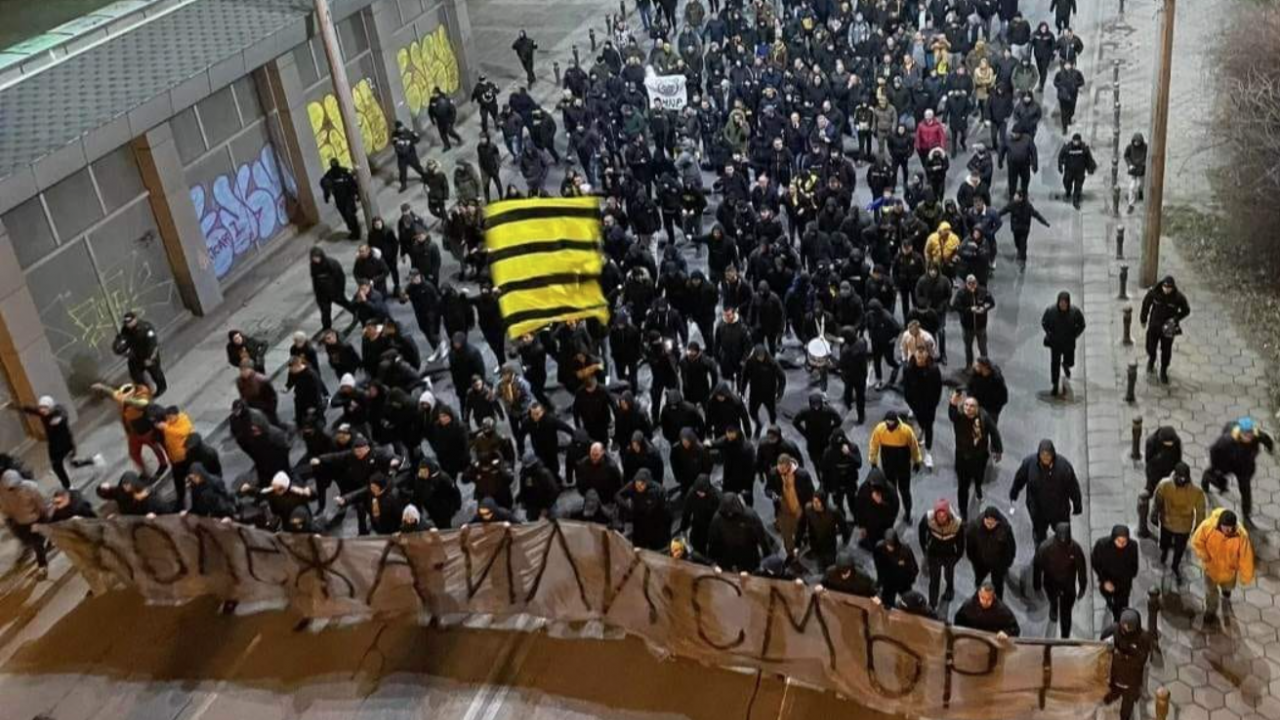 Протест на фенове на Ботев Пловдив, ще присъстват на сесията на ОбС за Колежа