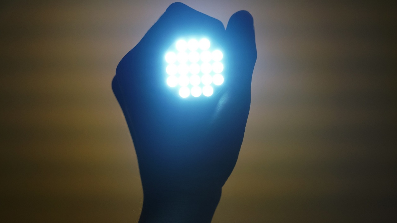 Украйна започва масово да използва LED крушки, дарени от ЕС