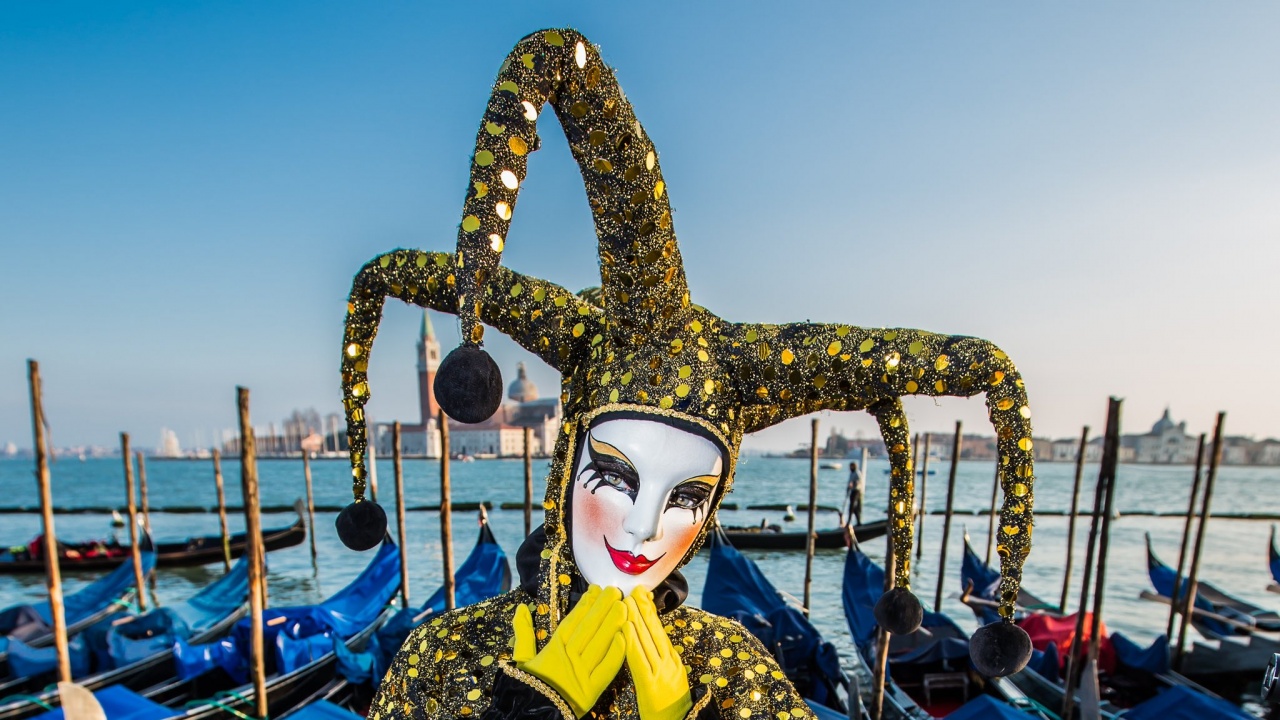Карнавалът във Венеция бе открит със зрелищно шоу върху плаваща платформа