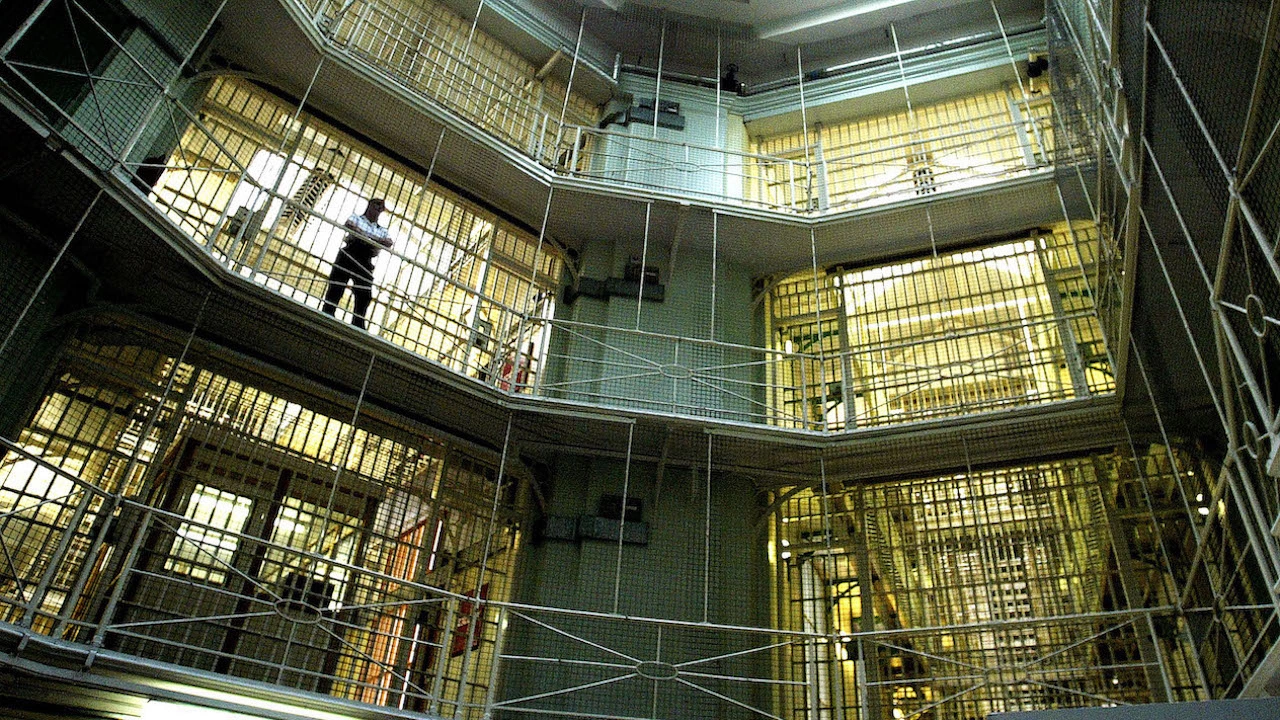 Президентът на Салвадор Наиб Букеле представи вчера най големия затвор в