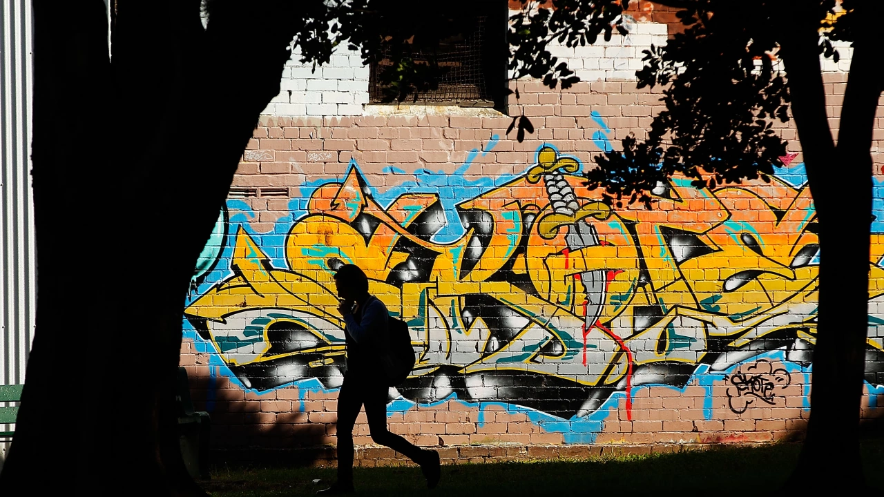 Започна масово почистване на графити в центъра на столицата От